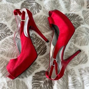 Worthington Size 9 platform stilettos.